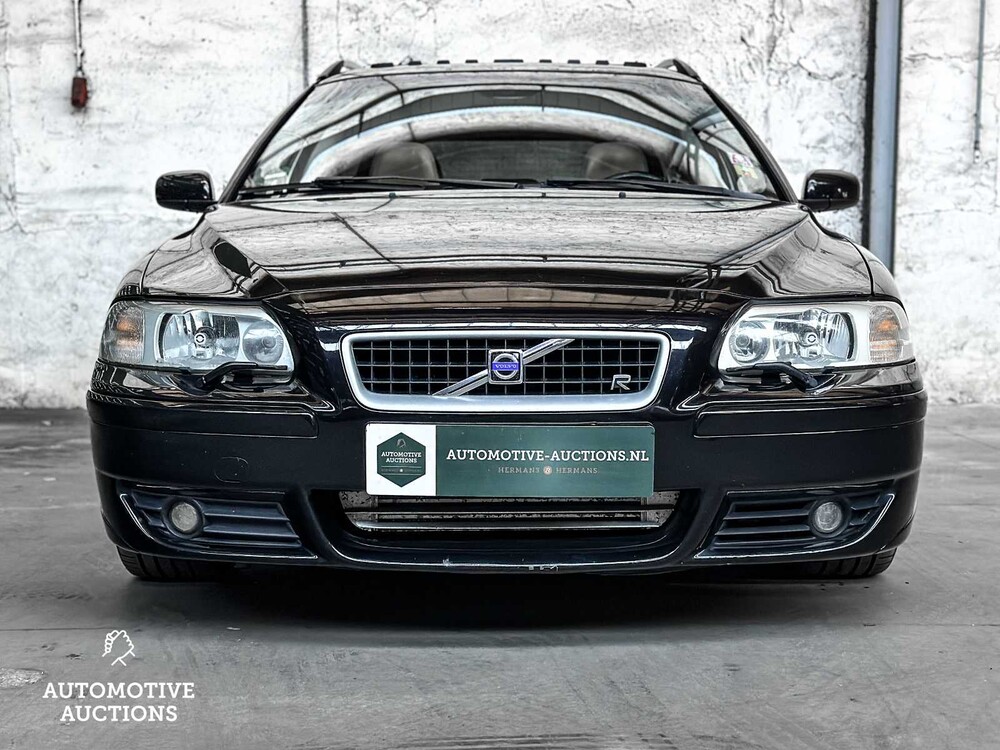 Volvo V70 2.5 R Geartronic 299pk 2004, SB-814-S Youngtimer