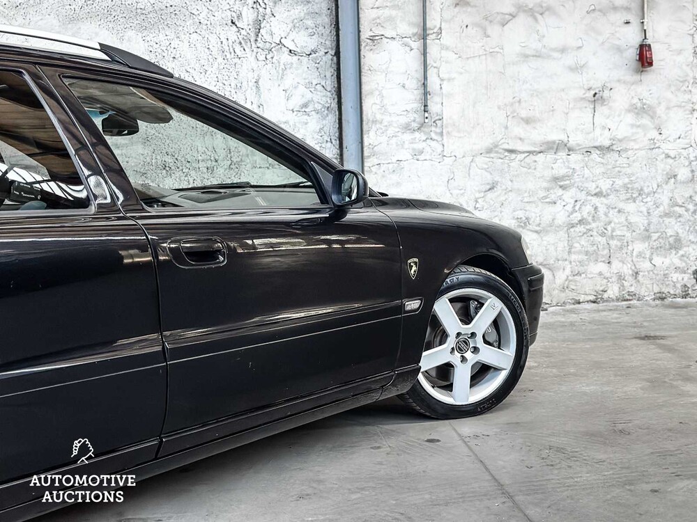 Volvo V70 2.5 R Geartronic 299pk 2004, SB-814-S Youngtimer
