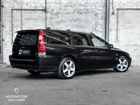 Volvo V70 2.5 R Geartronic 299pk 2004, SB-814-S Youngtimer