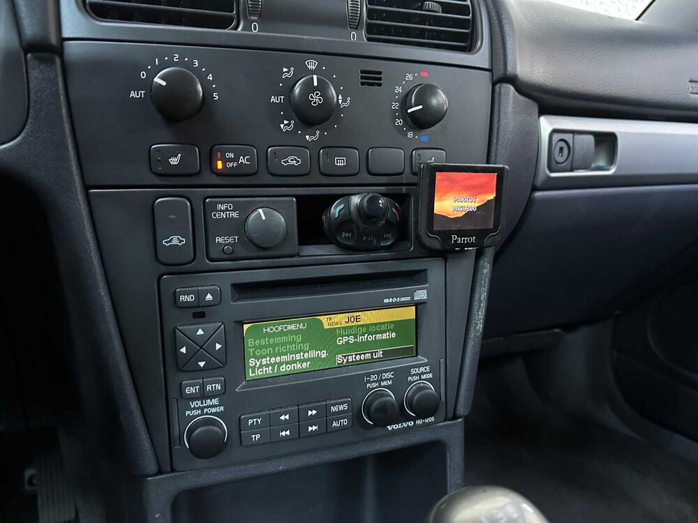 Volvo V40 1.8 Europa Nordic 122pk 2005 ORIG-NL, 83-PX-ZR