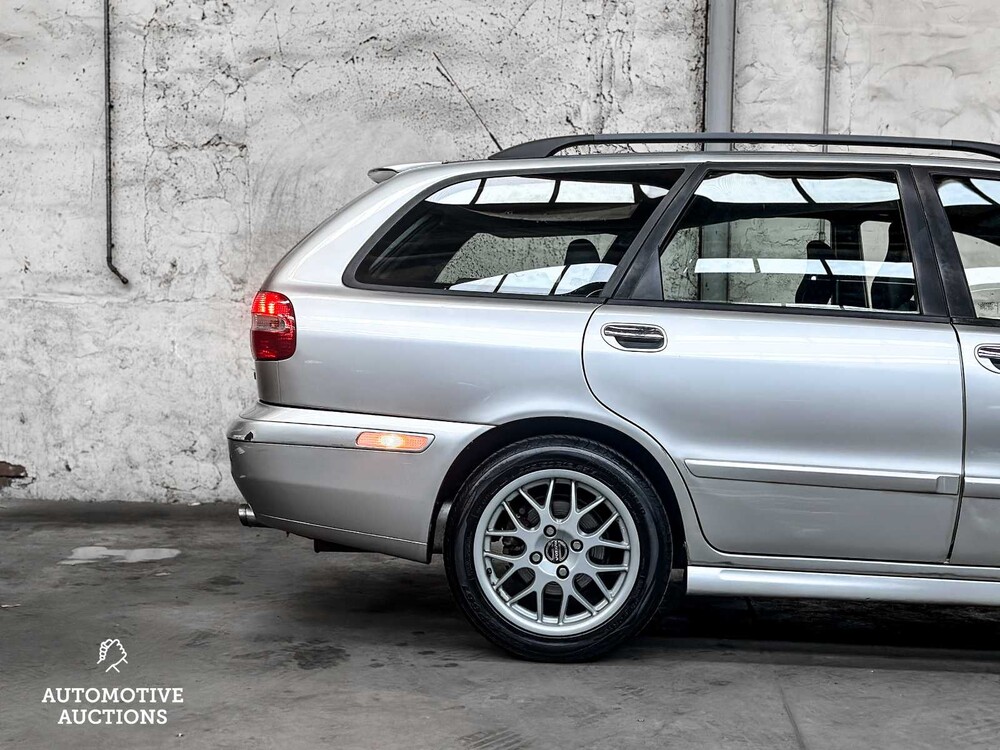 Volvo V40 1.8 Europa Nordic 122pk 2005 ORIG-NL, 83-PX-ZR