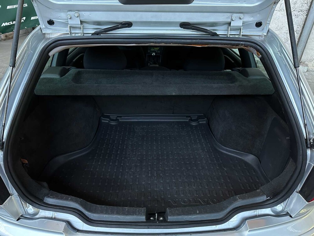 Volvo V40 1.8 Europa Nordic 122pk 2005 ORIG-NL, 83-PX-ZR