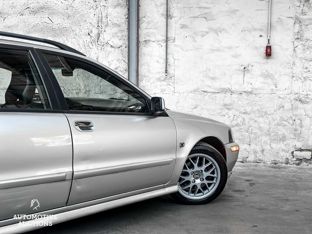 Volvo V40 1.8 Europa Nordic 122pk 2005 ORIG-NL, 83-PX-ZR