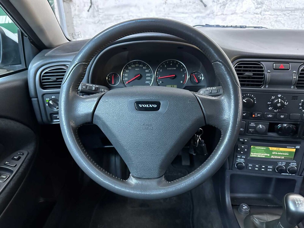 Volvo V40 1.8 Europa Nordic 122pk 2005 ORIG-NL, 83-PX-ZR