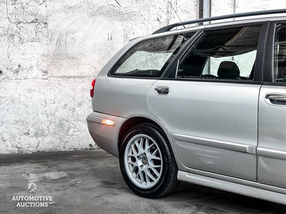 Volvo V40 1.8 Europa Nordic 122pk 2005 ORIG-NL, 83-PX-ZR