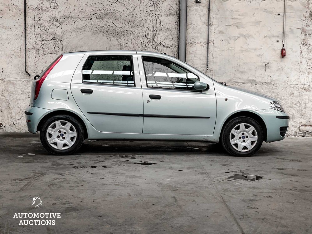 Fiat Punto 1.4-16V Dynamic 95pk 2004, 39-PD-VS