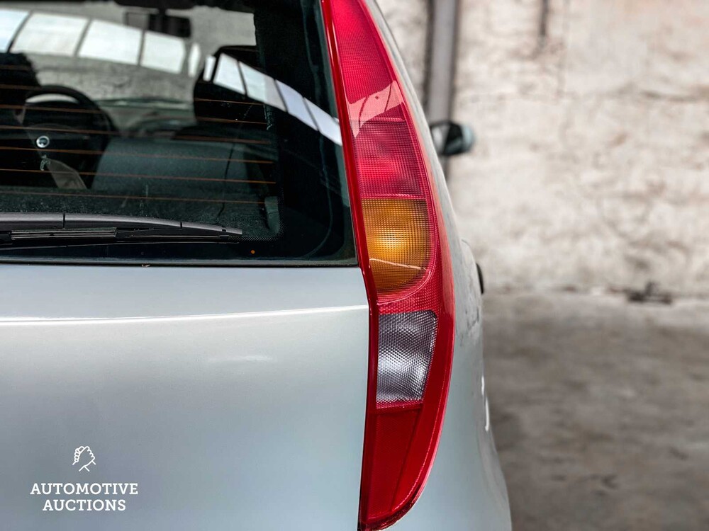 Fiat Punto 1.4-16V Dynamic 95pk 2004, 39-PD-VS