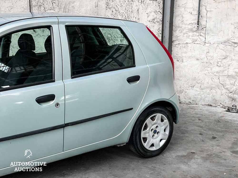 Fiat Punto 1.4-16V Dynamic 95pk 2004, 39-PD-VS