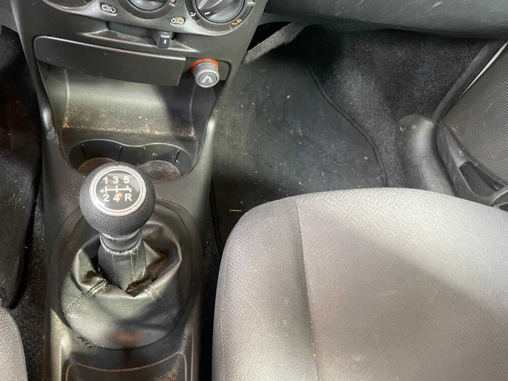 Fiat Punto 1.4-16V Dynamic 95pk 2004, 39-PD-VS