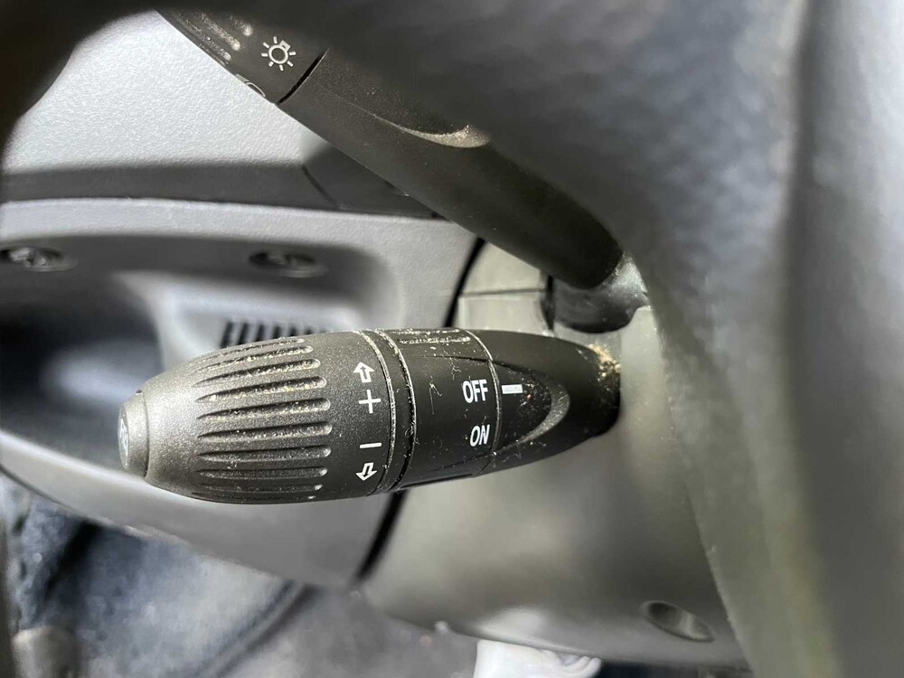 Fiat Punto 1.4-16V Dynamic 95pk 2004, 39-PD-VS