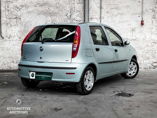 Fiat Punto 1.4-16V Dynamic 95pk 2004, 39-PD-VS