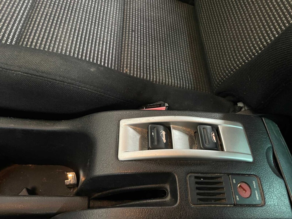 Peugeot 307 CC 2.0-16V 140pk 2005, 68-GRP-8