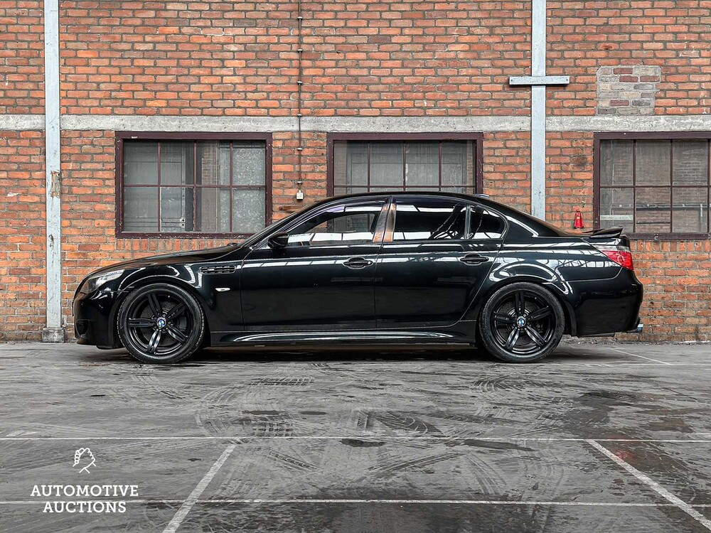 BMW M5 E60 5.0 V10 507PS 2005 Youngtimer