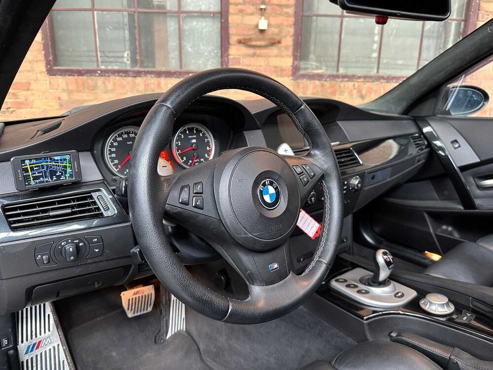 BMW M5 E60 5.0 V10 507PS 2005 Youngtimer