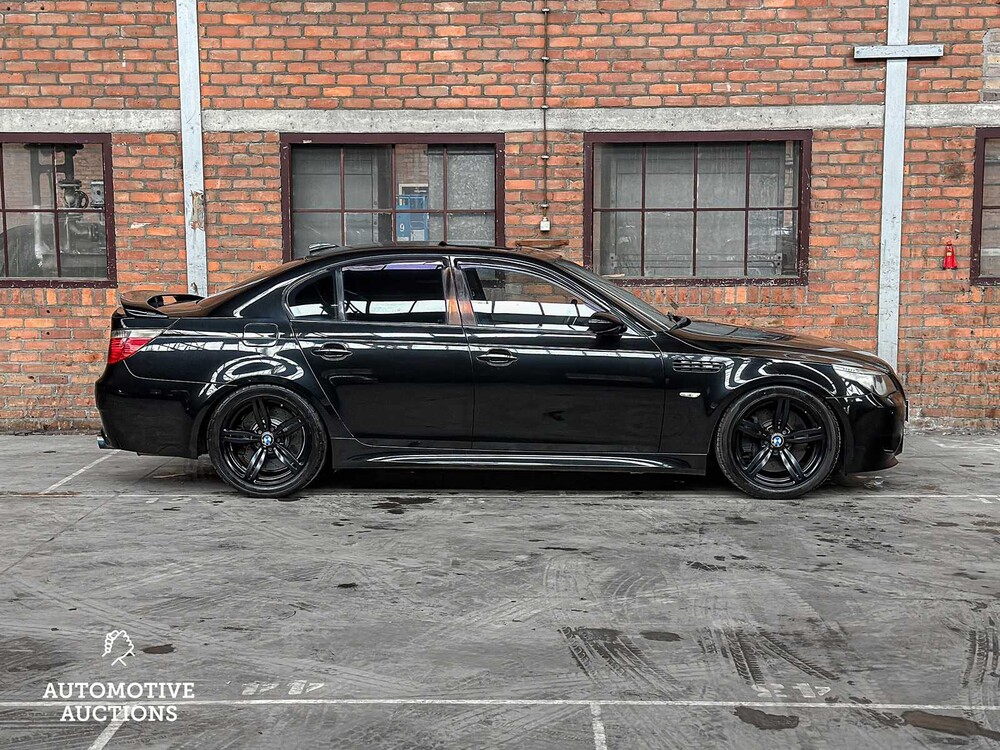BMW M5 E60 5.0 V10 507PS 2005 Youngtimer