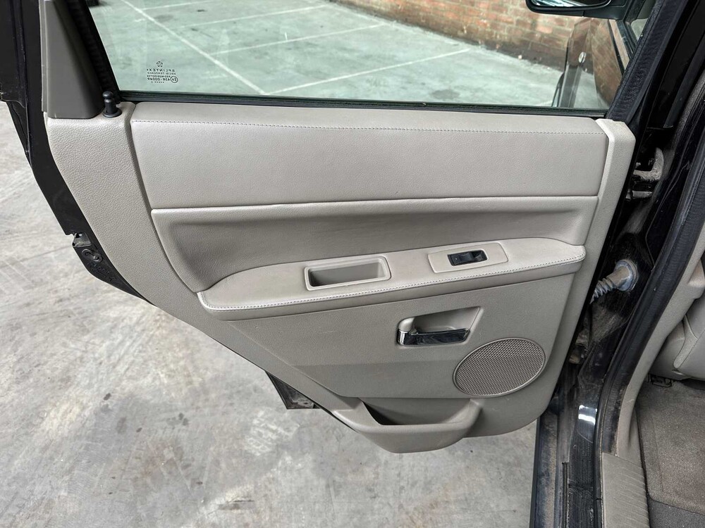 Jeep Grand Cherokee 5.7 V8 Hemi Limited 326PS 2005 ORIG-NL, 41-RN-KV