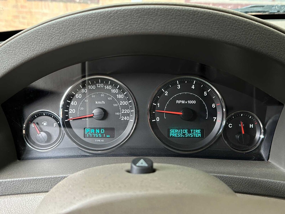 Jeep Grand Cherokee 5.7 V8 Hemi Limited 326PS 2005 ORIG-NL, 41-RN-KV