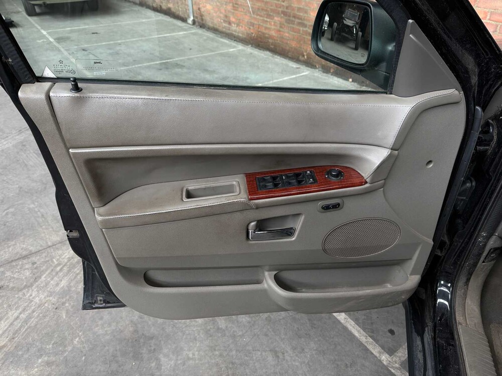 Jeep Grand Cherokee 5.7 V8 Hemi Limited 326PS 2005 ORIG-NL, 41-RN-KV