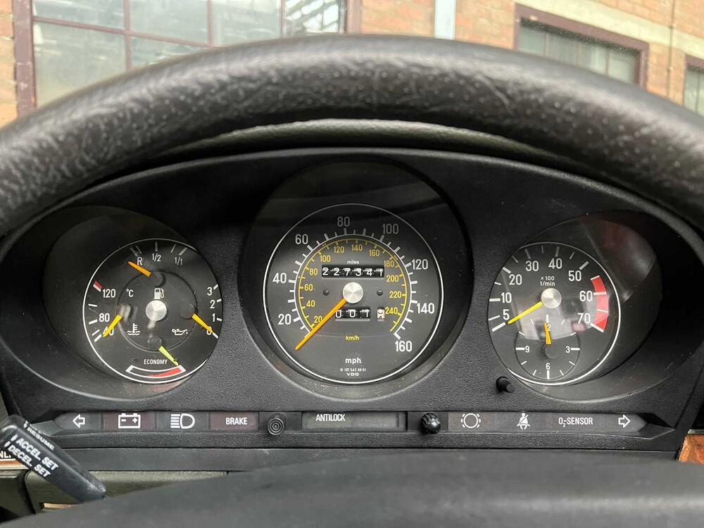 Mercedes-Benz 380SL Cabriolet 3.8 V8 194 hp 1985 -Youngtimer-