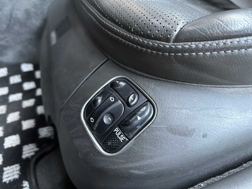 Mercedes-Benz SL55 AMG Performance package 5.5 V8 500hp 2004 Youngtimer SL-Class