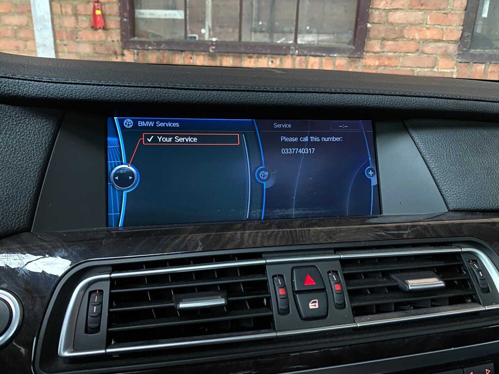 BMW 740i High Executive 3.0 L6 7er 326PS 2009