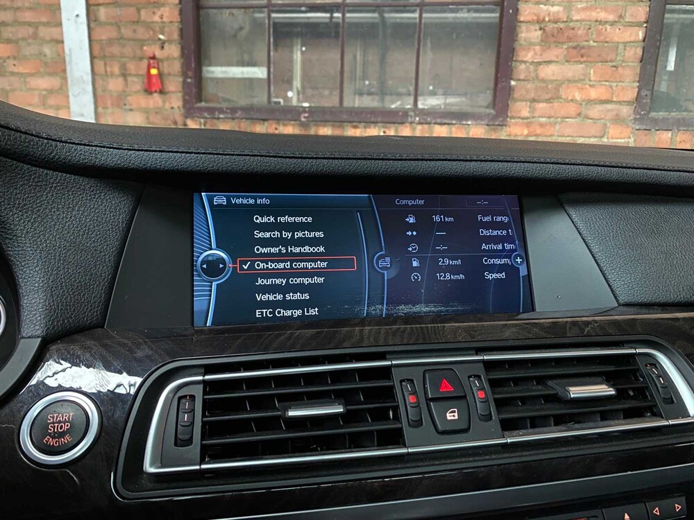 BMW 740i High Executive 3.0 L6 7er 326PS 2009