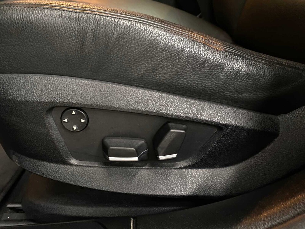 BMW 740i High Executive 3.0 L6 7er 326PS 2009