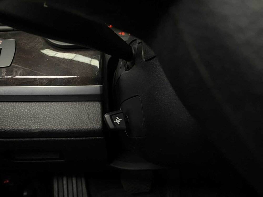 BMW 740i High Executive 3.0 L6 7er 326PS 2009