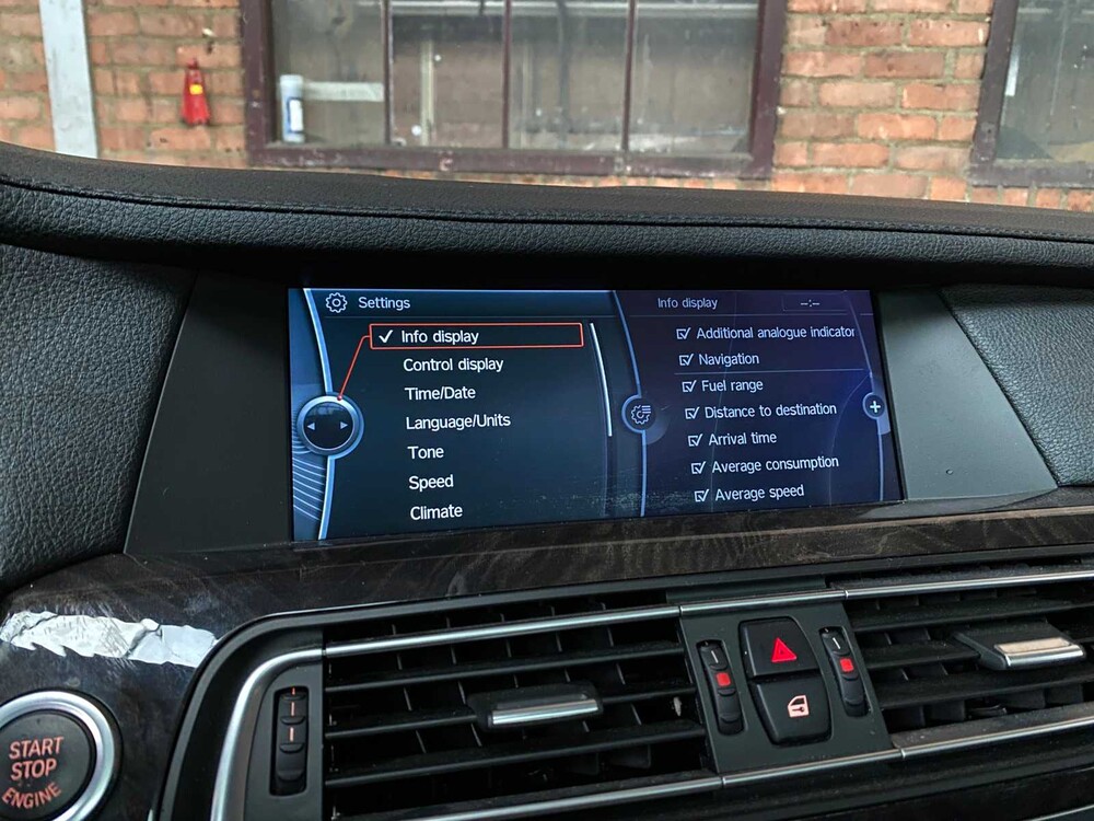 BMW 740i High Executive 3.0 L6 7er 326PS 2009