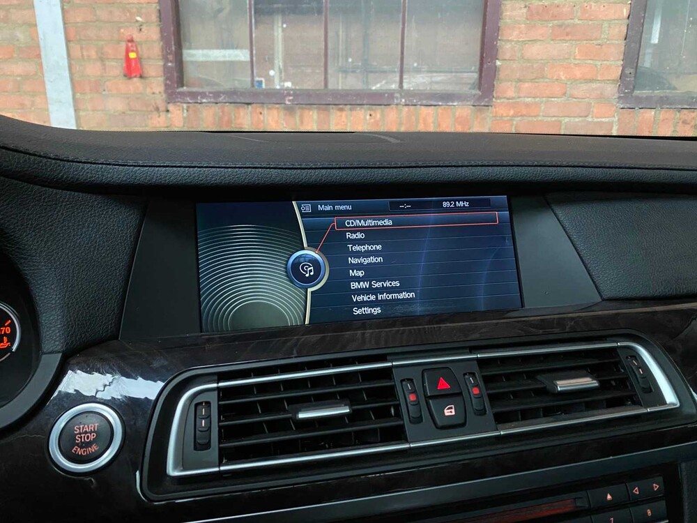 BMW 740i High Executive 3.0 L6 7er 326PS 2009