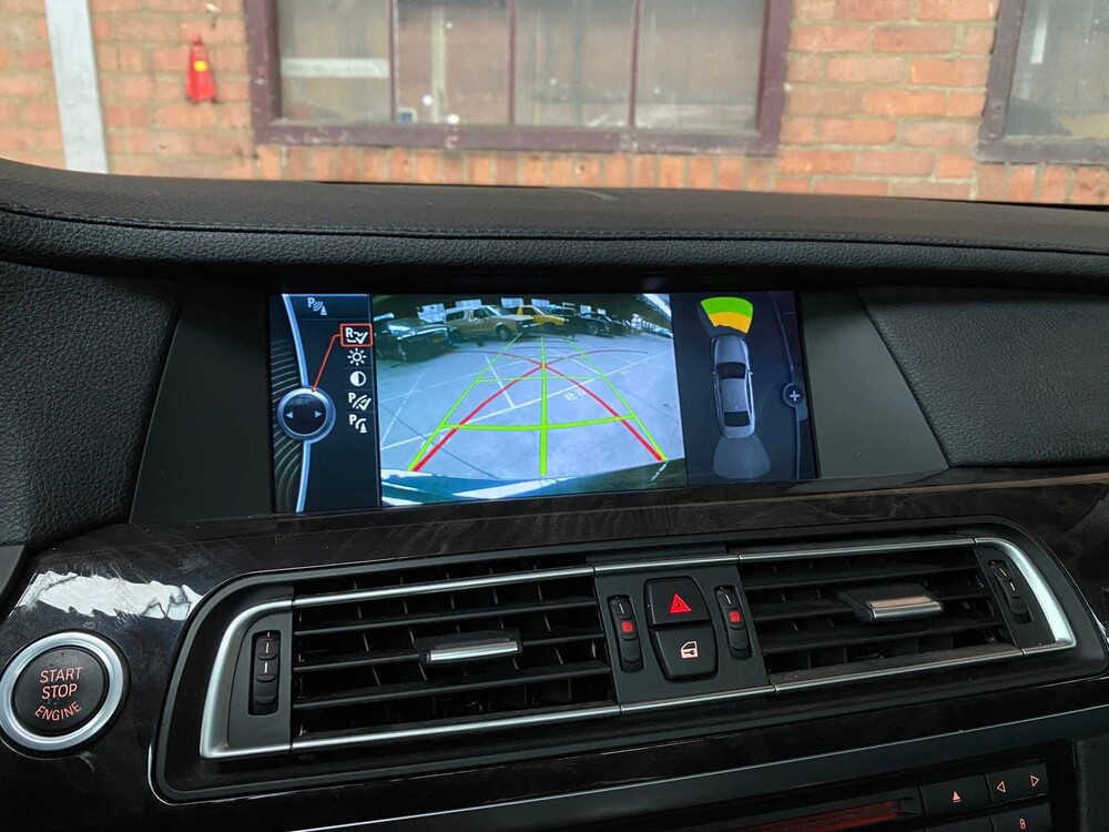 BMW 740i High Executive 3.0 L6 7er 326PS 2009