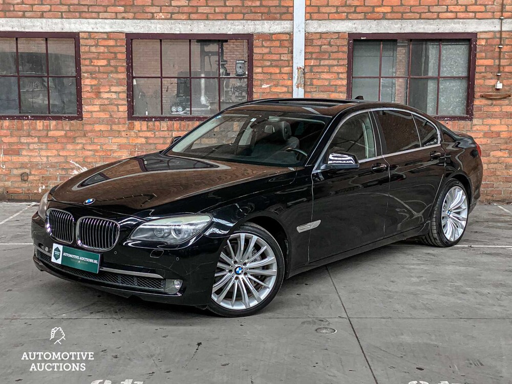 BMW 740i High Executive 3.0 L6 7er 326PS 2009