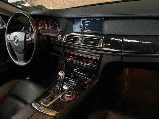 BMW 740i High Executive 3.0 L6 7-series 326hp 2009