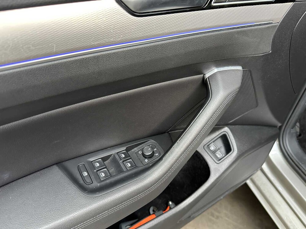 Volkswagen Passat Variant 1.4 TSI GTE Highline 156pk 2016 (Origineel-NL), KL-121-H