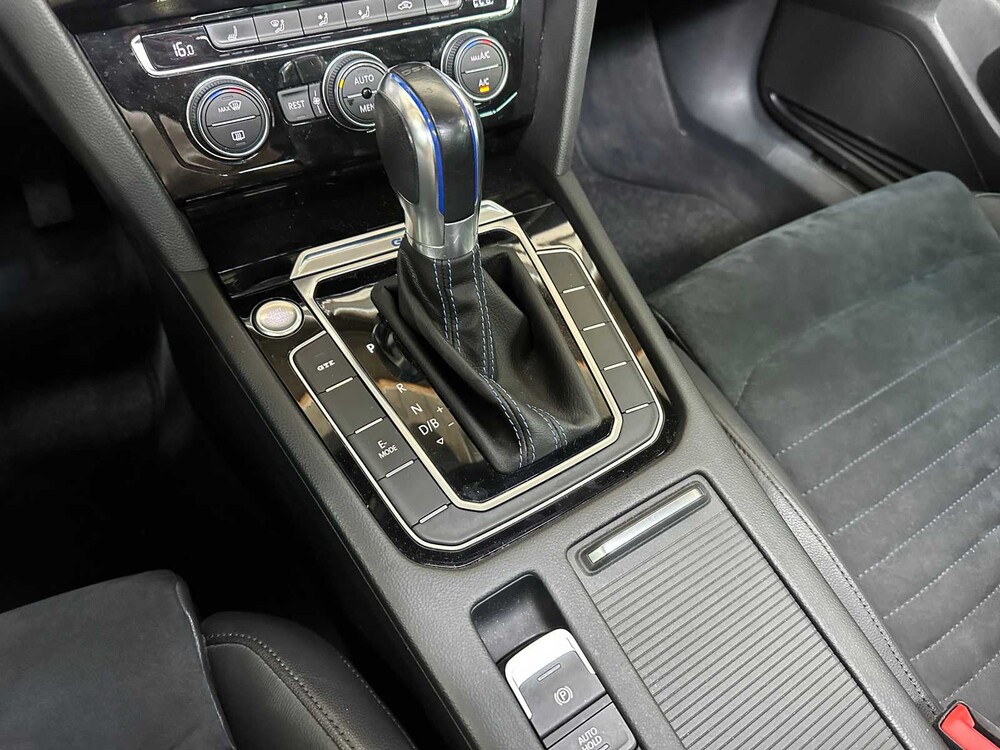 Volkswagen Passat Variant 1.4 TSI GTE Highline 156pk 2016 (Origineel-NL), KL-121-H