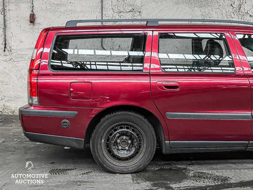 Volvo V70 2.4 Edition II 140pk 2003, 42-ZH-DT