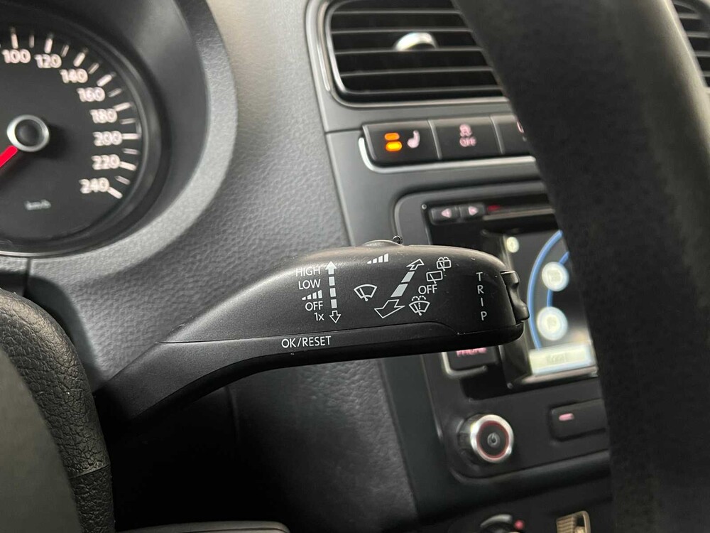 Volkswagen Polo 1.6 TDI BlueM Highline 90hp 2012, J-068-RV