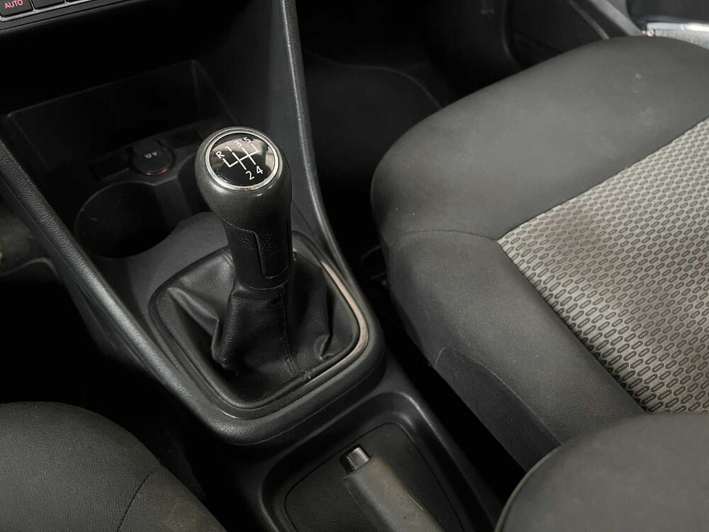 Volkswagen Polo 1.6 TDI BlueM Highline 90hp 2012, J-068-RV