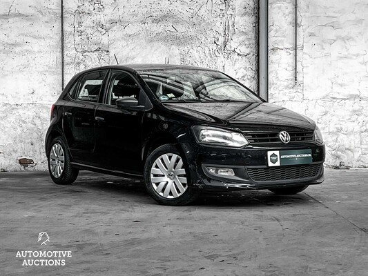 Volkswagen Polo 1.6 TDI BlueM Highline 90hp 2012, J-068-RV