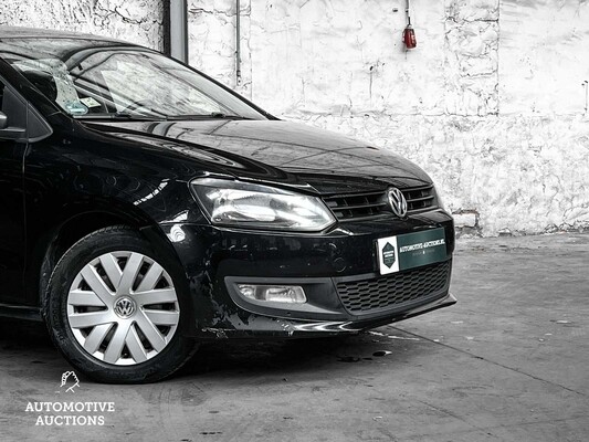 Volkswagen Polo 1.6 TDI BlueM Highline 90hp 2012, J-068-RV