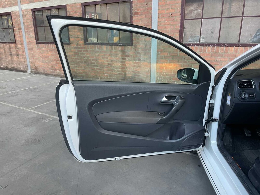 Volkswagen Polo 1.2 TDI Bl.M. Comfl. 75PS 2010 -Fertigmodell GB-, 50-NPB-8