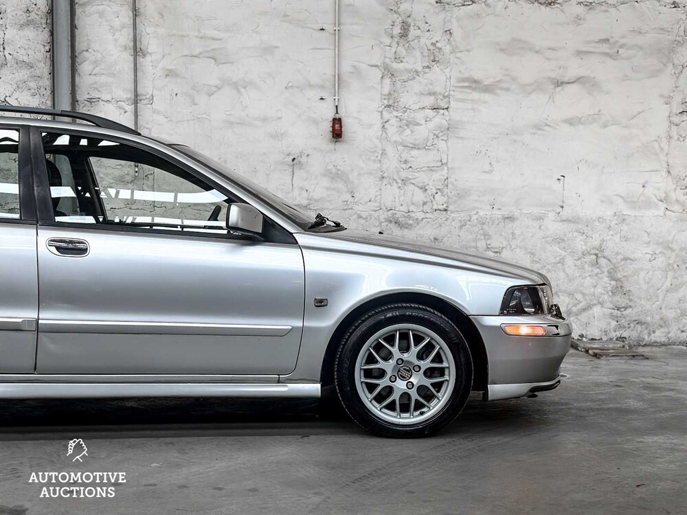 Volvo V40 1.8 Europa Nordic 122pk 2005 ORIG-NL, 83-PX-ZR