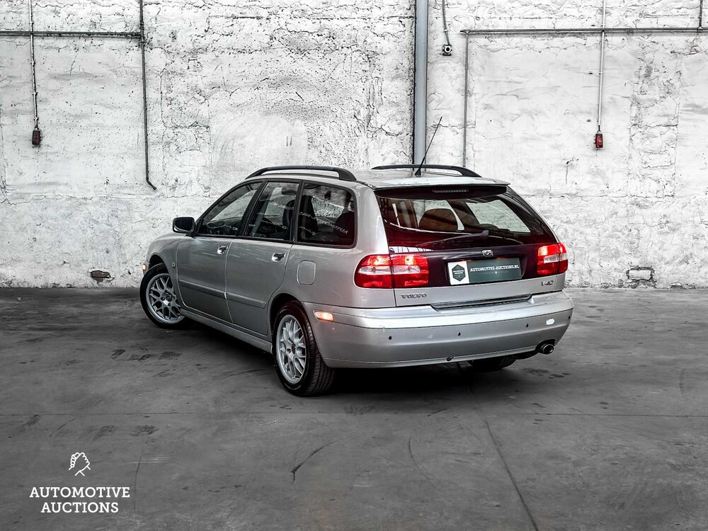 Volvo V40 1.8 Europa Nordic 122pk 2005 ORIG-NL, 83-PX-ZR