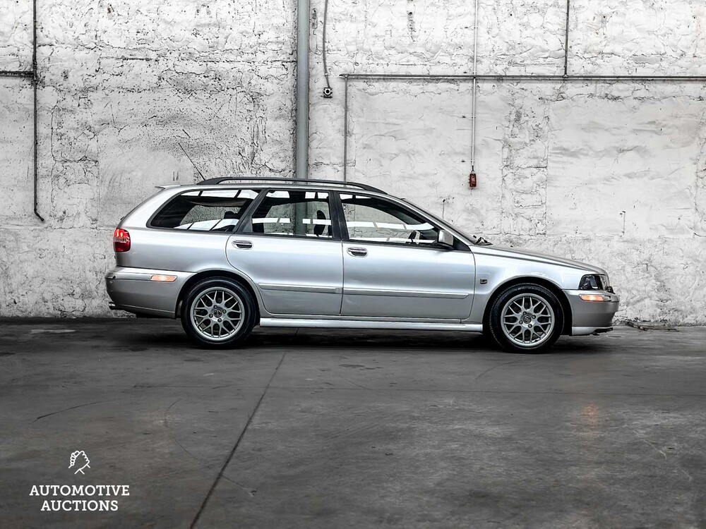 Volvo V40 1.8 Europa Nordic 122pk 2005 ORIG-NL, 83-PX-ZR