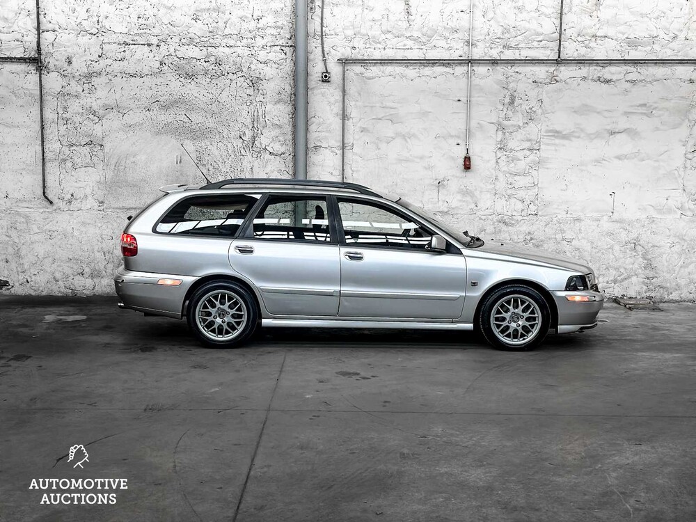 Volvo V40 1.8 Europa Nordic 122pk 2005 ORIG-NL, 83-PX-ZR