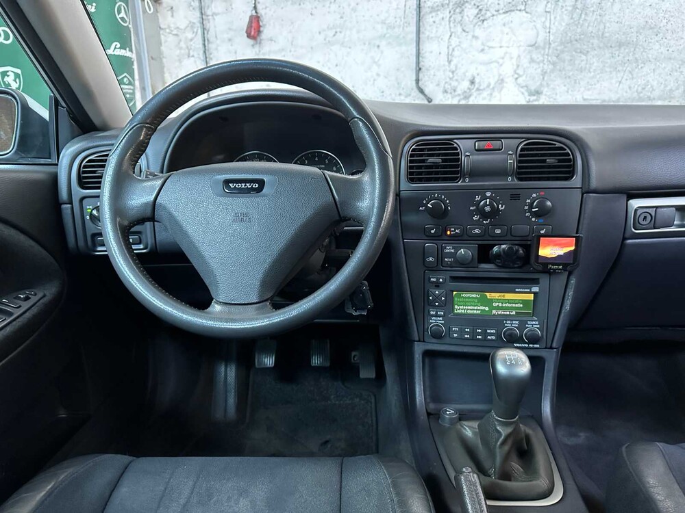 Volvo V40 1.8 Europa Nordic 122pk 2005 ORIG-NL, 83-PX-ZR