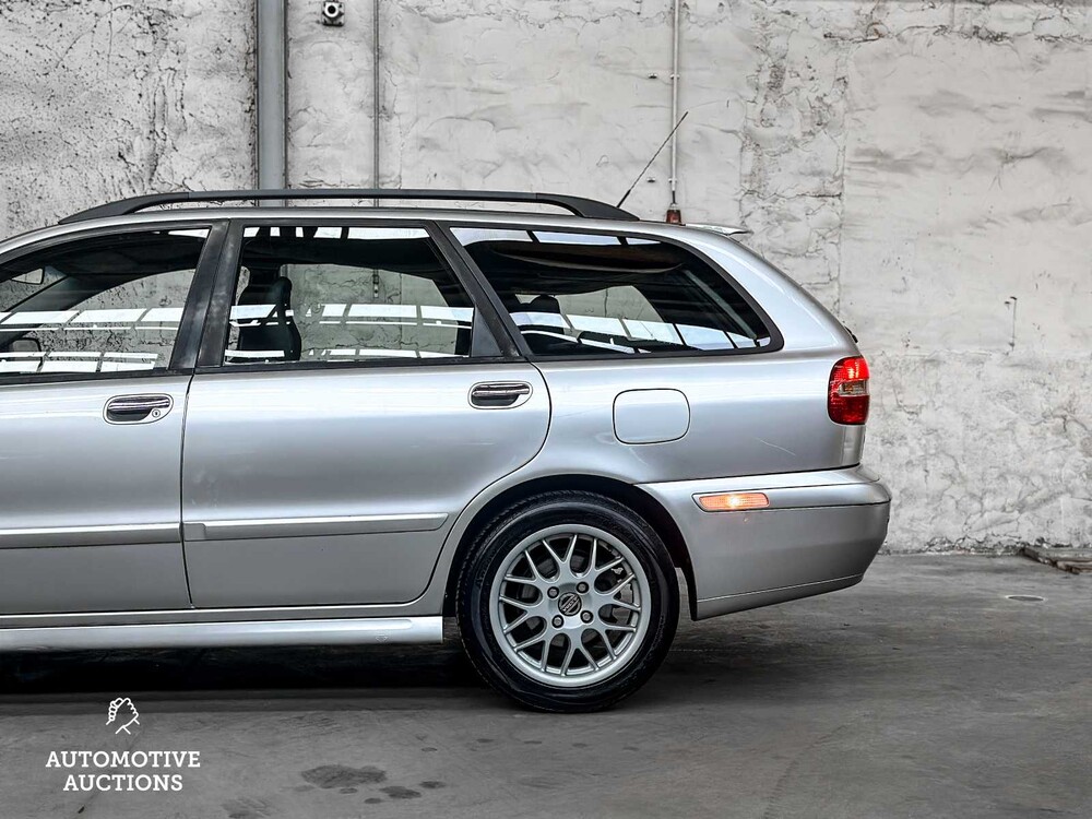 Volvo V40 1.8 Europa Nordic 122pk 2005 ORIG-NL, 83-PX-ZR