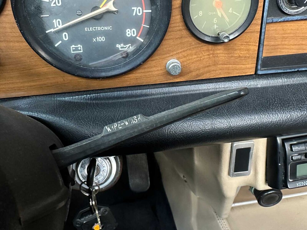 Fiat 124 Spider 2000 H5 USA CS0 105pk 1981, ZJ-04-RG