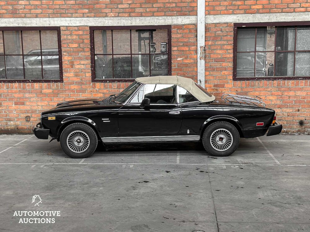 Fiat 124 Spider 2000 H5 USA CS0 105pk 1981, ZJ-04-RG