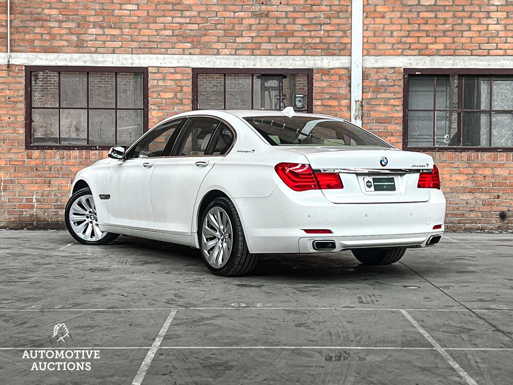 BMW ActiveHybrid7 F04 4.4 V8 465PS 2011